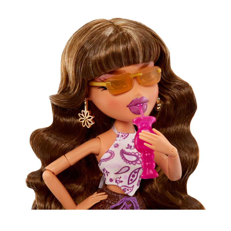 Load image into Gallery viewer, Alwayz Bratz Fashion Doll - Yasmin