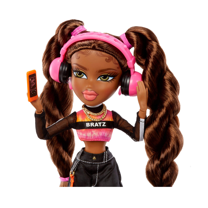 Load image into Gallery viewer, Alwayz Bratz Fashion Doll -  Sasha