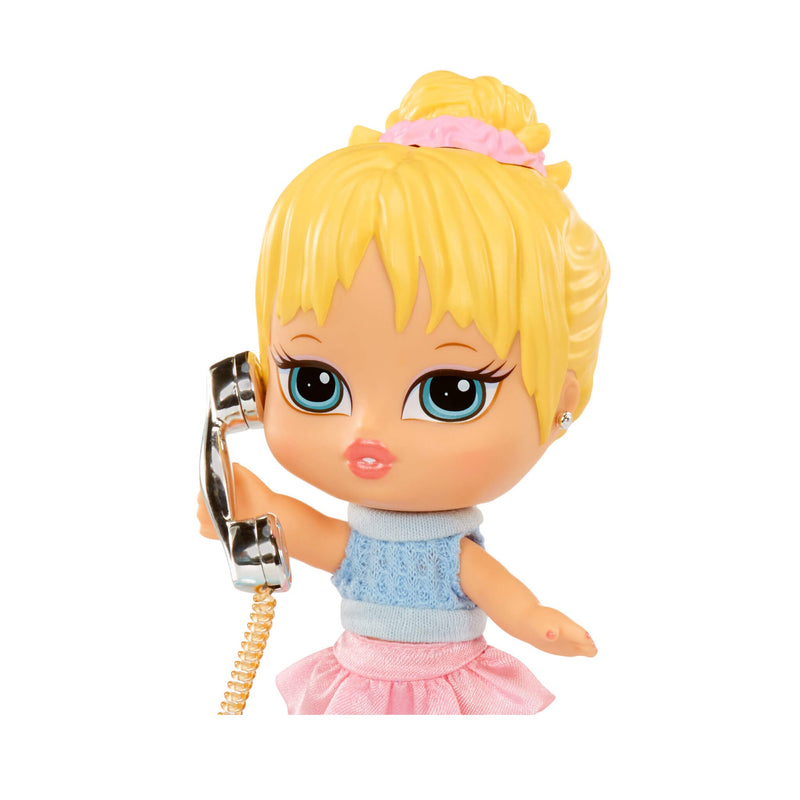 Load image into Gallery viewer, Bratz Babyz Runwayz Doll - Cloe