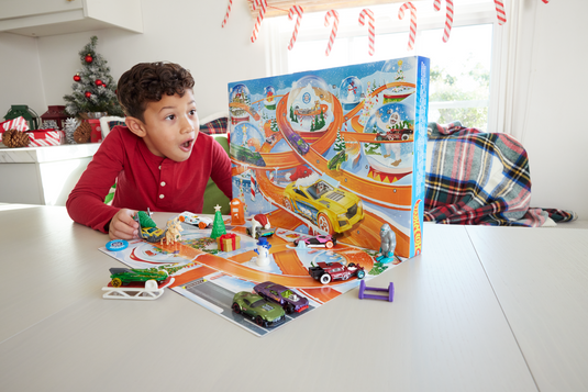Hot Wheels-Calendrier de l'vent 2024-8 dělí a 16 příslušenství