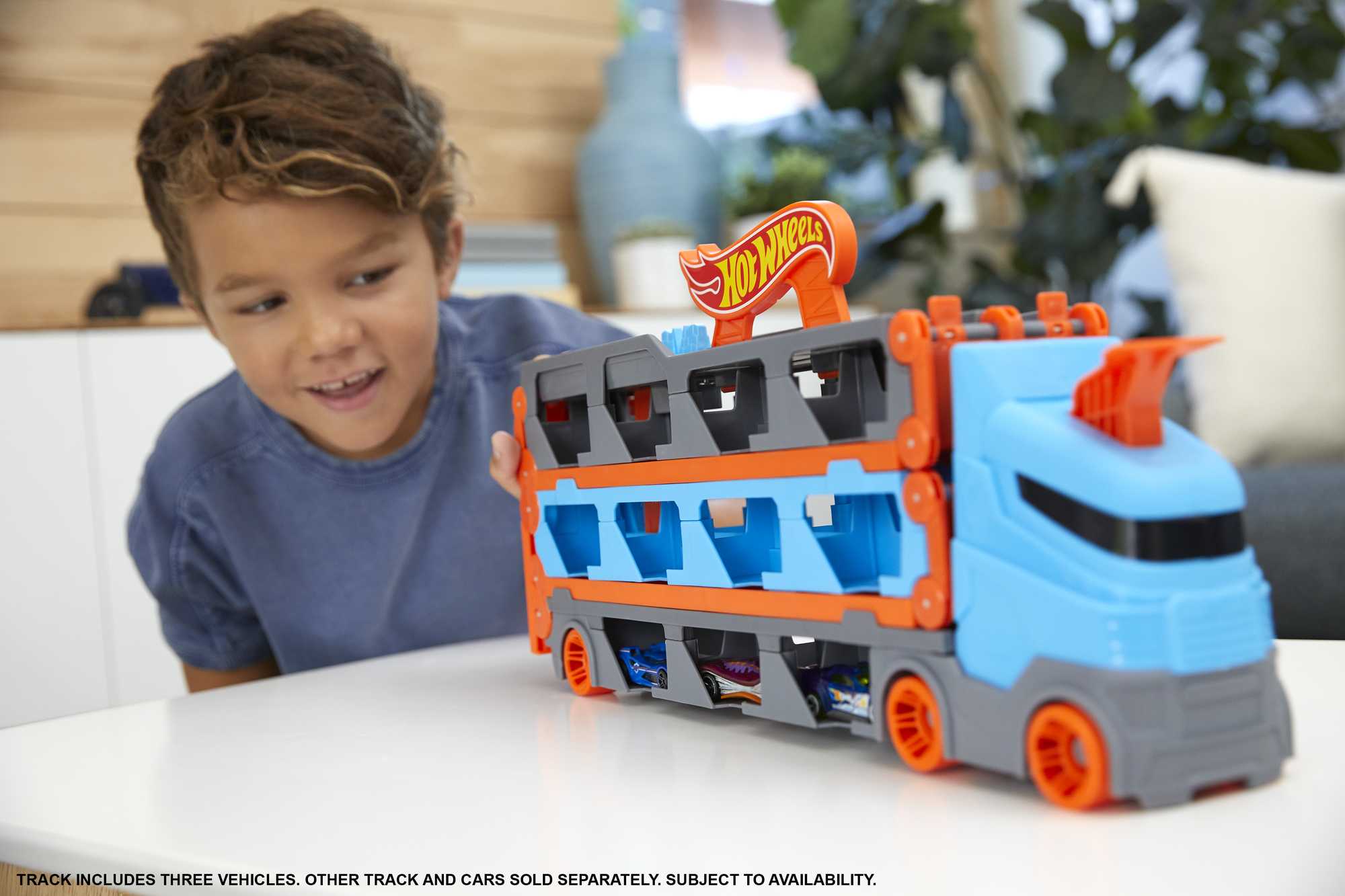 Hot Wheels Super Extendable Transporter