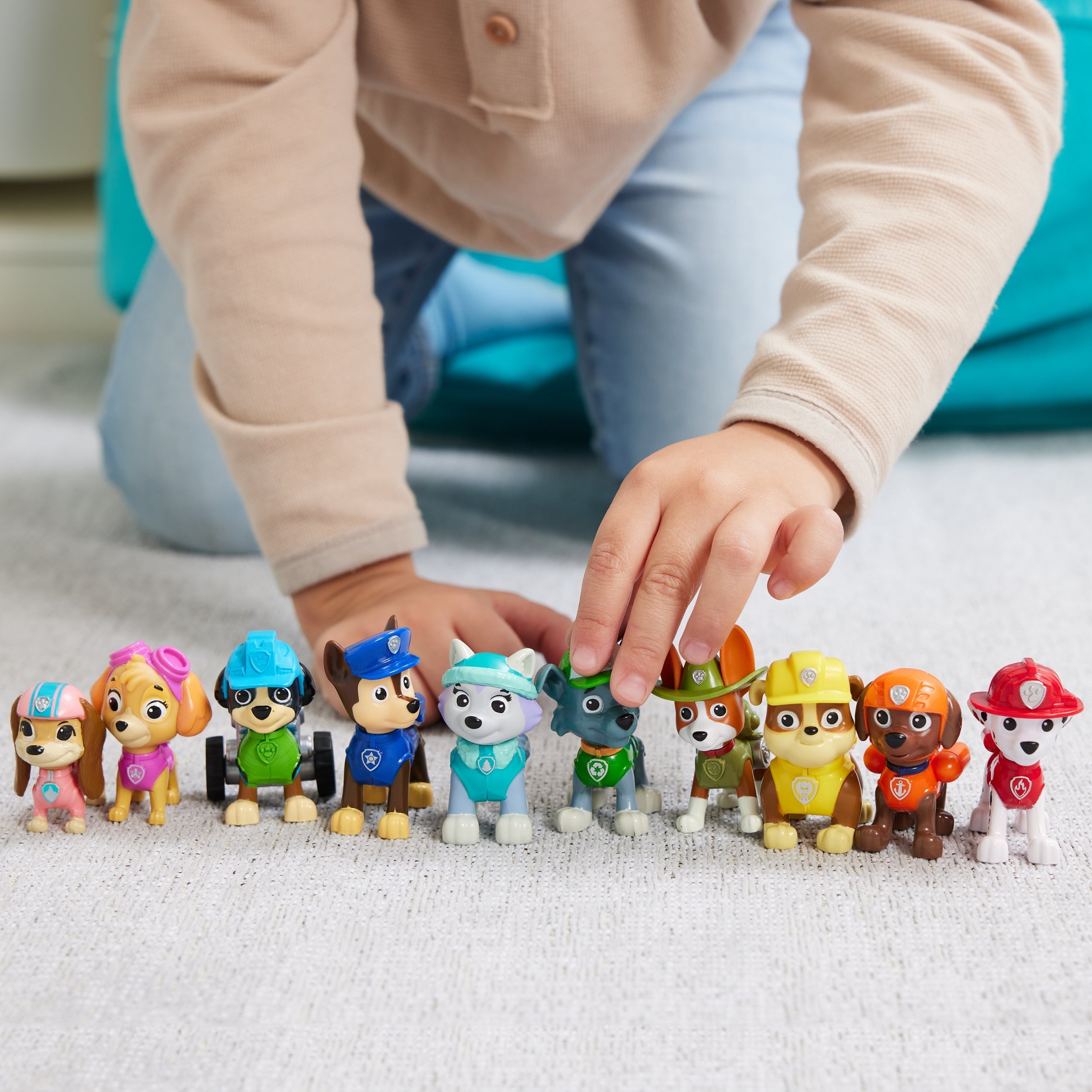 10 Figure Gift Pack