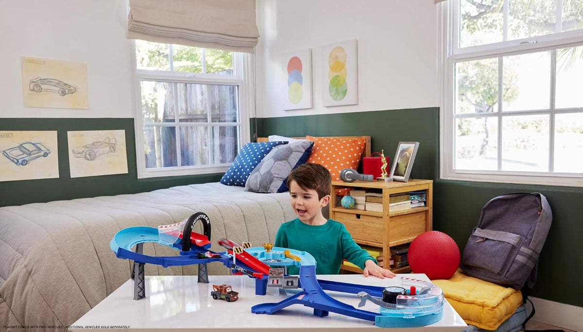Disney and Pixar Cars GRC Jumping Raceway Playset – product view 2