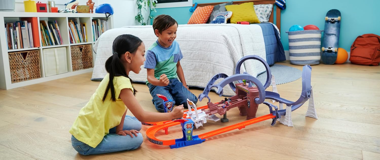 Hot Wheels RacerVerse Spider-Man Web-Slinging Speedway Track Set – product detail